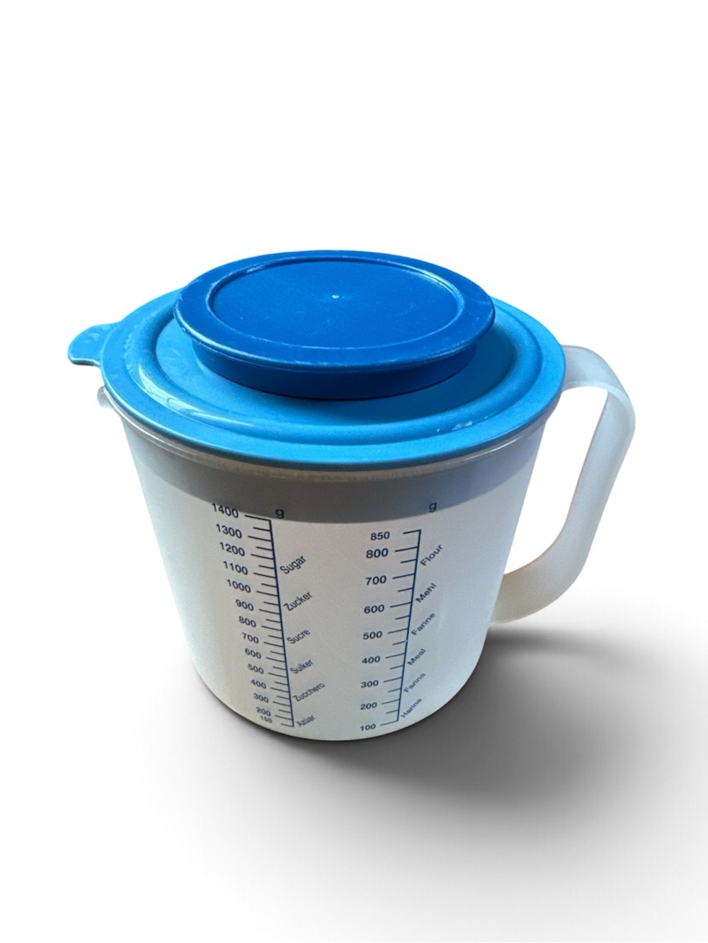 Vintage Plastic Measuring Pitcher with Blue Lid Graduated Mixing Pitcher Retro